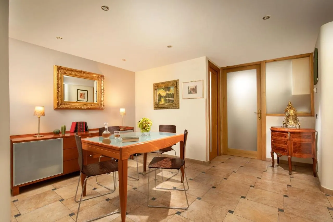 Cappellari Apartments - Campo De' Fiori ローマ 0*,